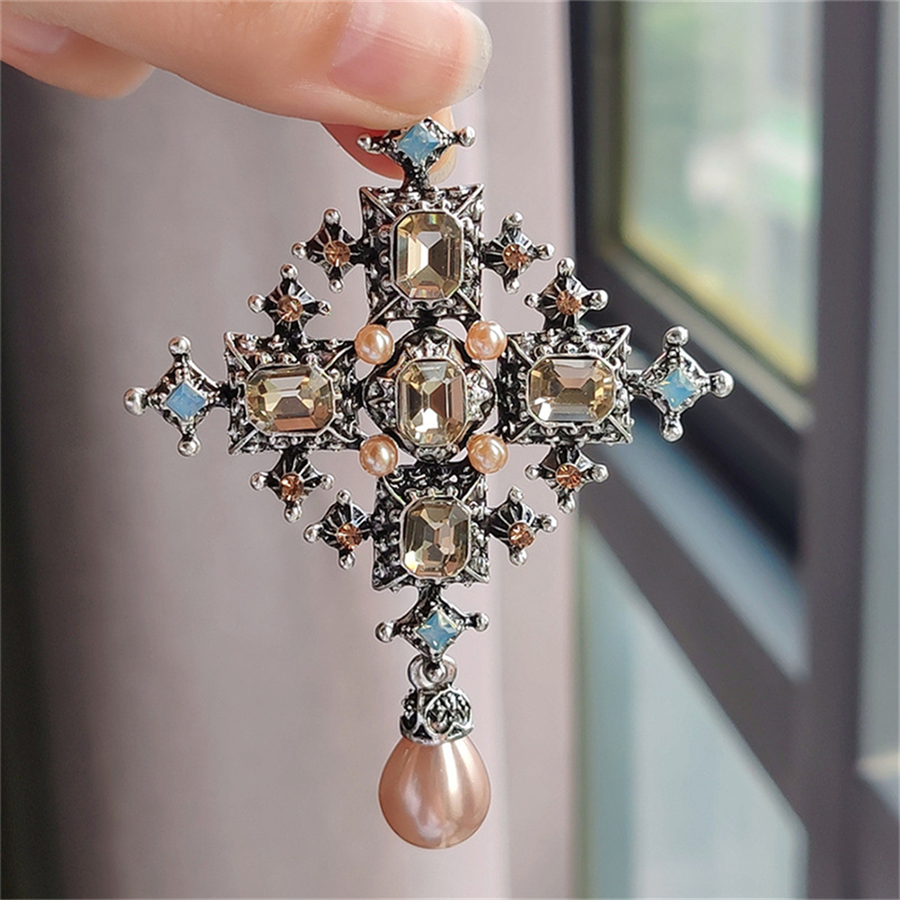 Embroidery Icon - New Baroque cross rhinestone brooch female
