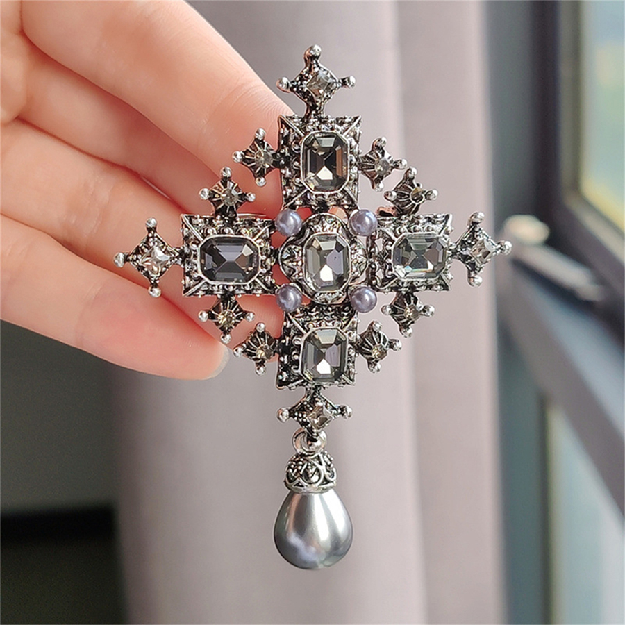 New Baroque cross rhinestone b - огляд і ціна Embroidery Icon