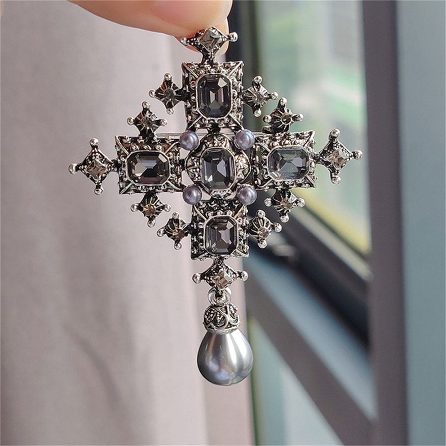 New Baroque cross rhinestone b - огляд і ціна Embroidery Icon